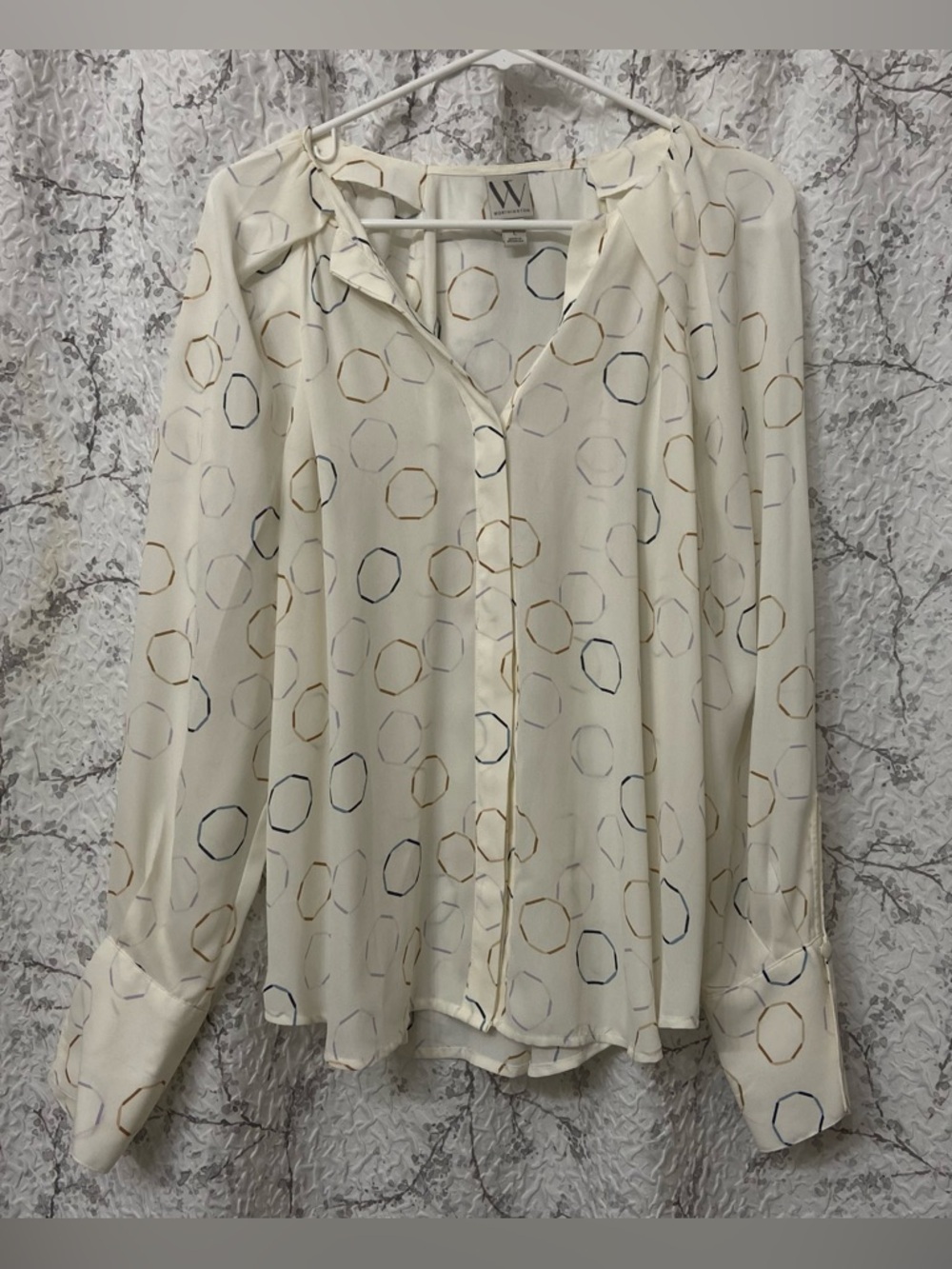 Worthington Ivory Blouse with Navy and Tan Geometric Rings Size Large